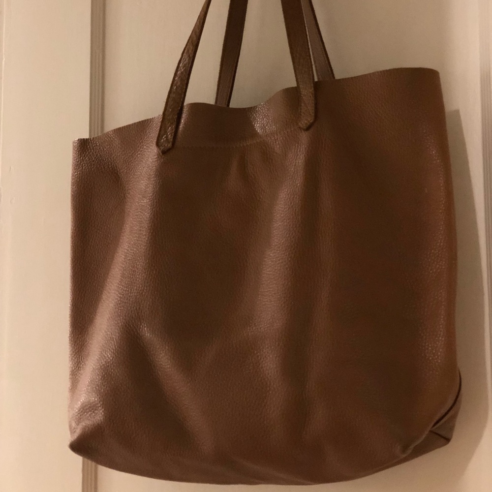 Cuyana Classic Leather Tote